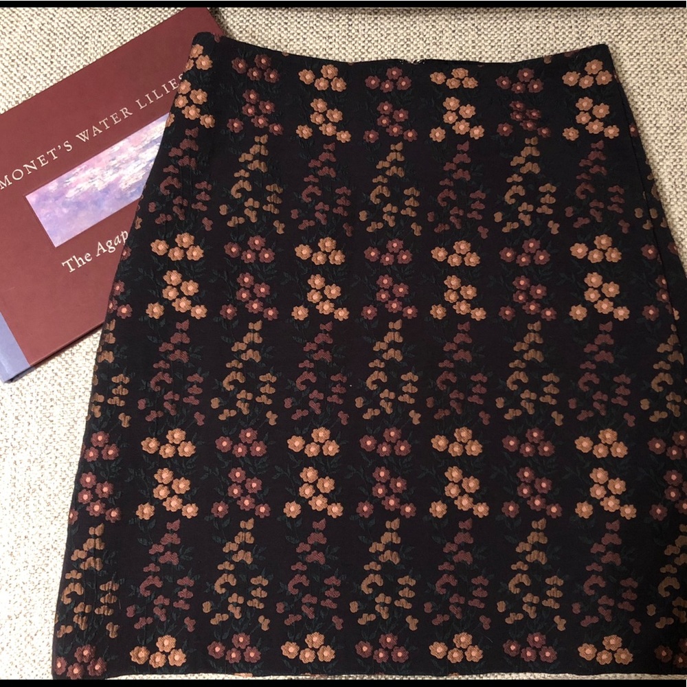 Beautiful navy and floral Ann Taylor Midi Skirt